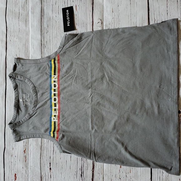 🆕️ PELOTON US STUDIO SIDE SLIT GRAY TANK - Picture 3 of 9